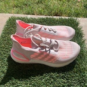 Women’s Adidas Ultraboost 21 Running Shoes sz 10